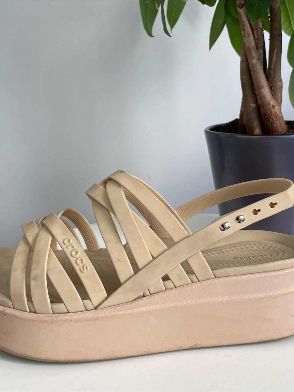 Women Size 8 Crocs LiteRide Brooklyn Cream Platform Slingback Sandals Strappy